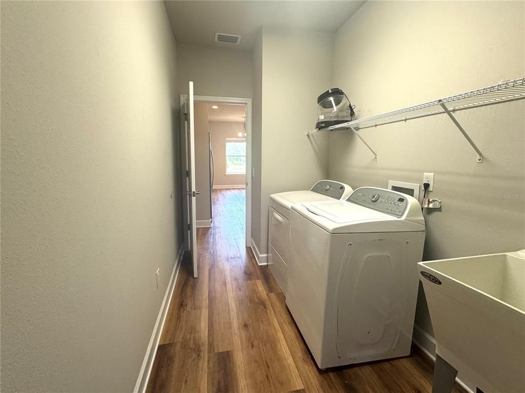 Interior, Washer, Wood Texture Flooring