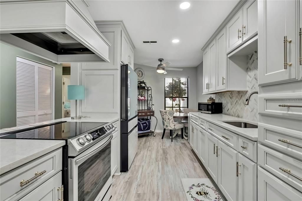 Dining room, Interior, Kitchen, Recessed Lighting, Wood Texture Flooring