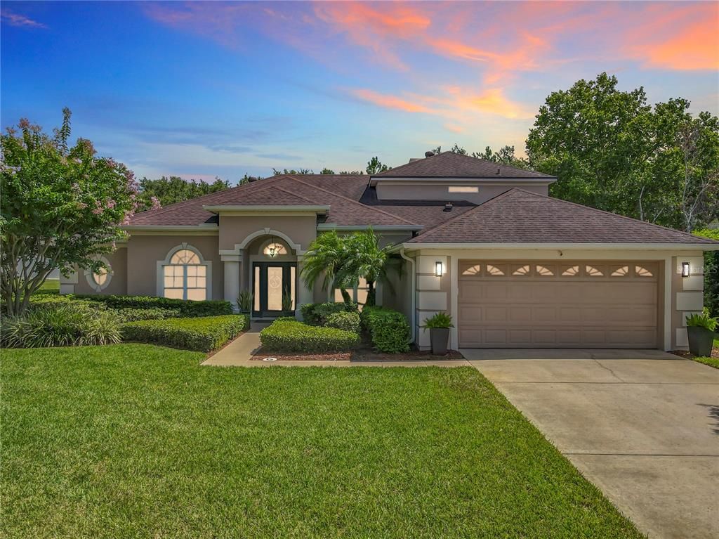 Attached, Exterior, Facade, Mediterranean