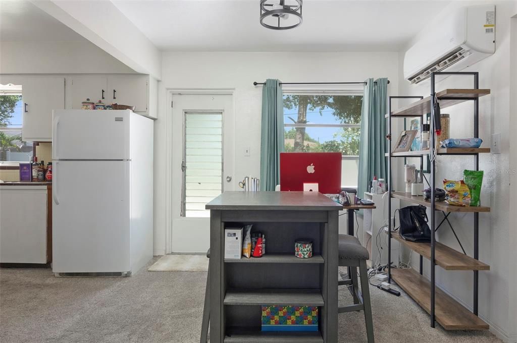 Home Office, Interior