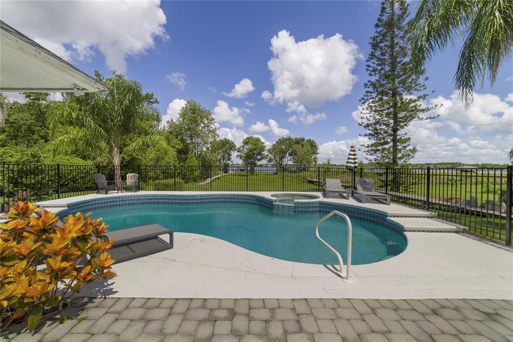 Exterior, Pool