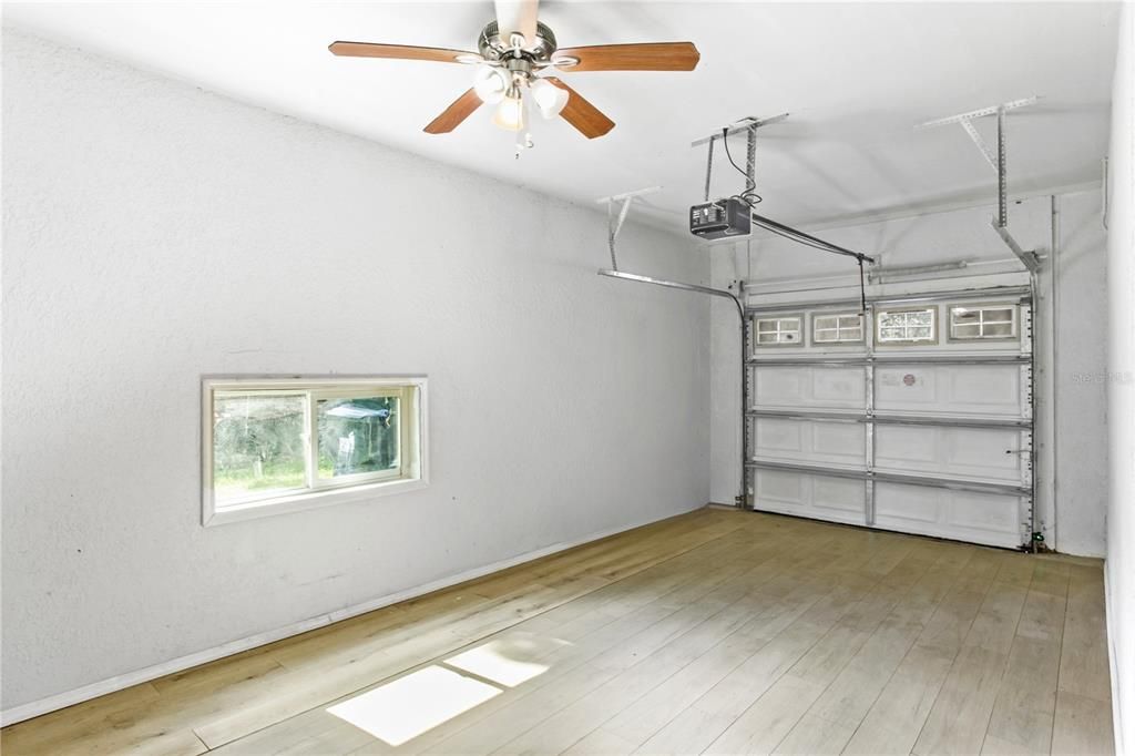 Garage, Interior, Wood Texture Flooring