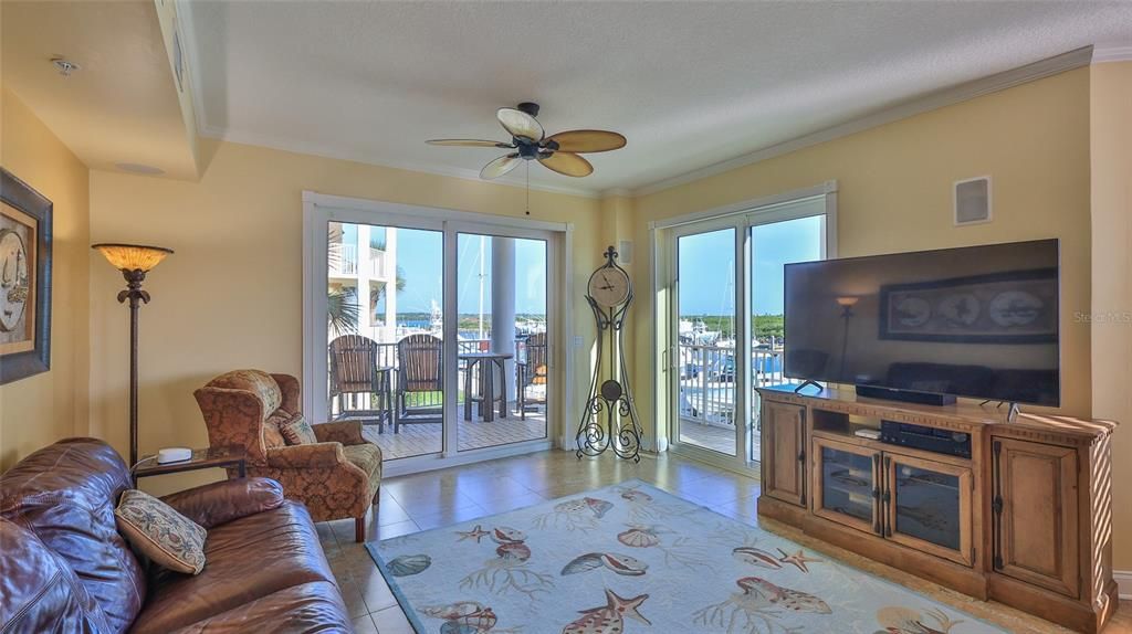 Interior, Living room, Water