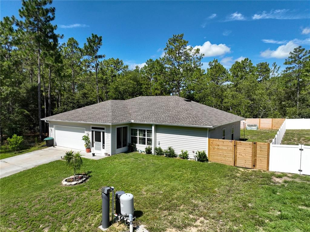 Backyard, Exterior