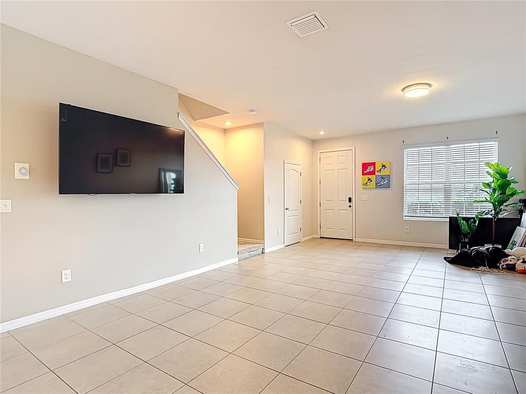 Empty room, Interior, Recessed Lighting
