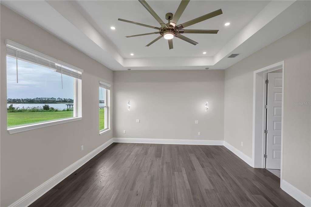 Empty room, Interior, Recessed Lighting, Water, Wood Texture Flooring