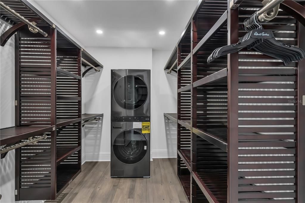 Interior, Recessed Lighting, Walk-in Closets, Wood Texture Flooring