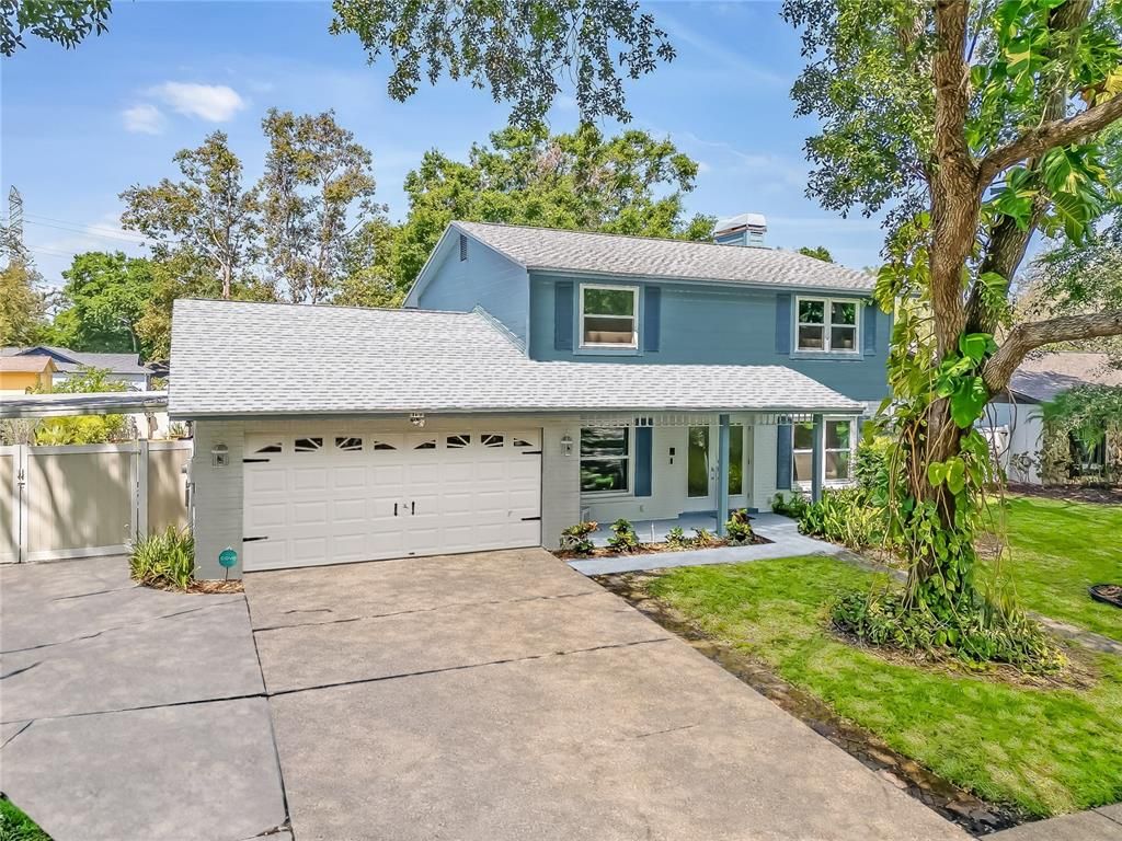 Attached, Exterior, Facade, Farmhouse