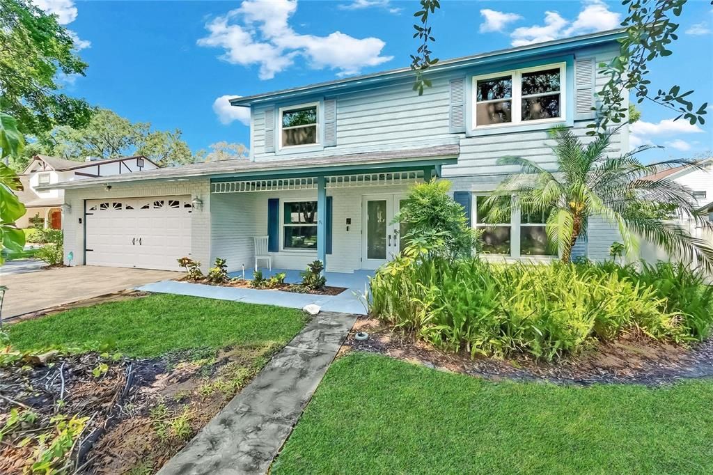 Attached, Exterior, Facade, Split Level