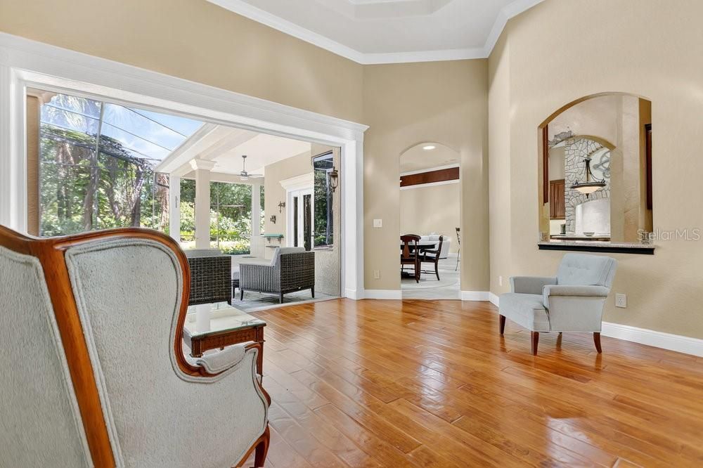 Interior, Pendant Lights, Recessed Lighting, Wood Texture Flooring