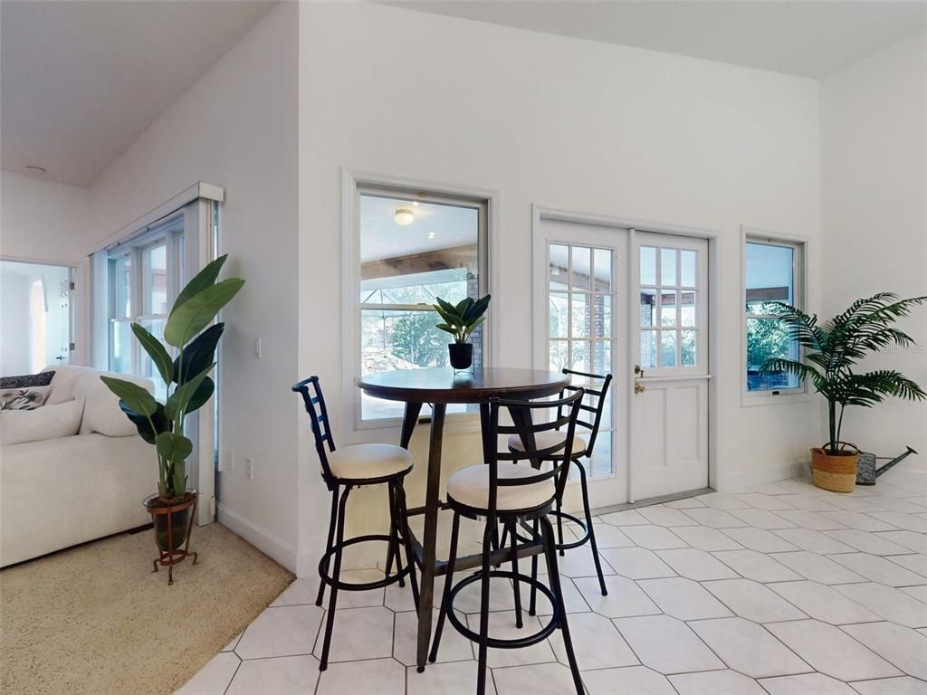 Dining room, Interior