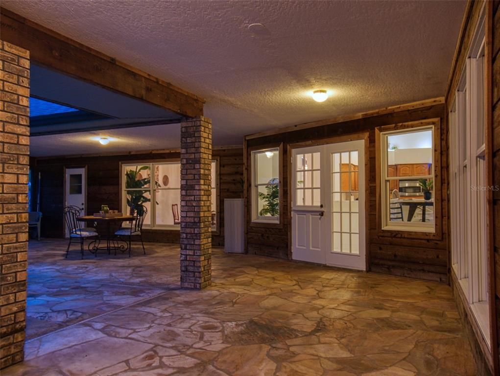 Dining room, Interior