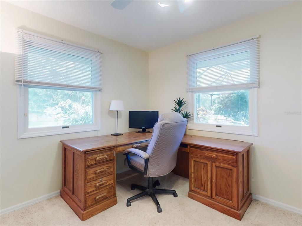 Home Office, Interior
