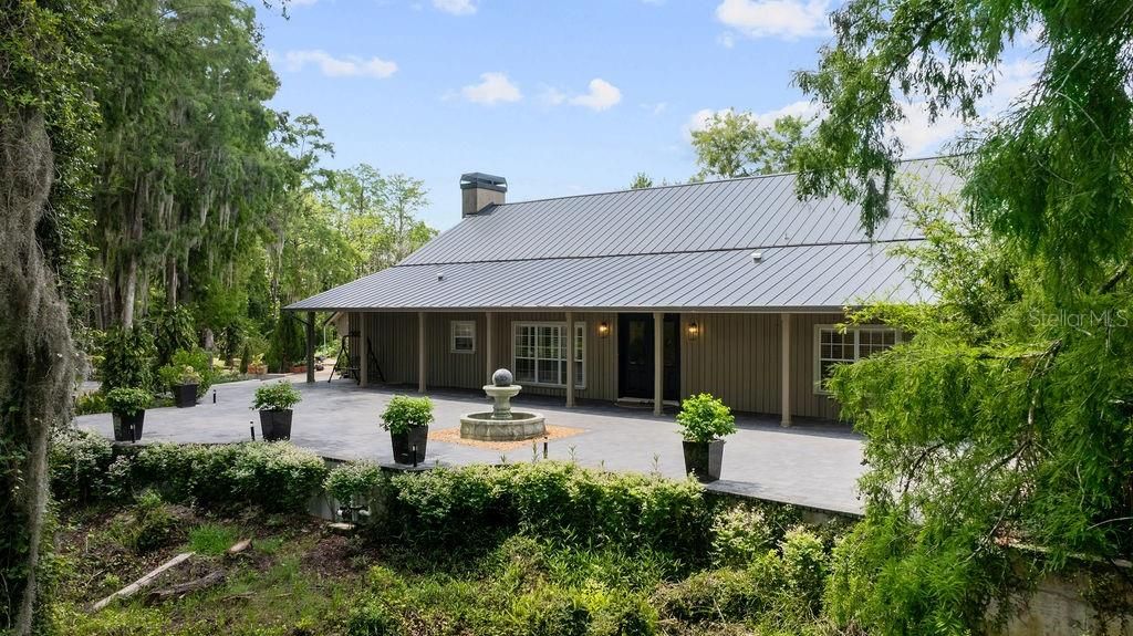 Backyard, Exterior