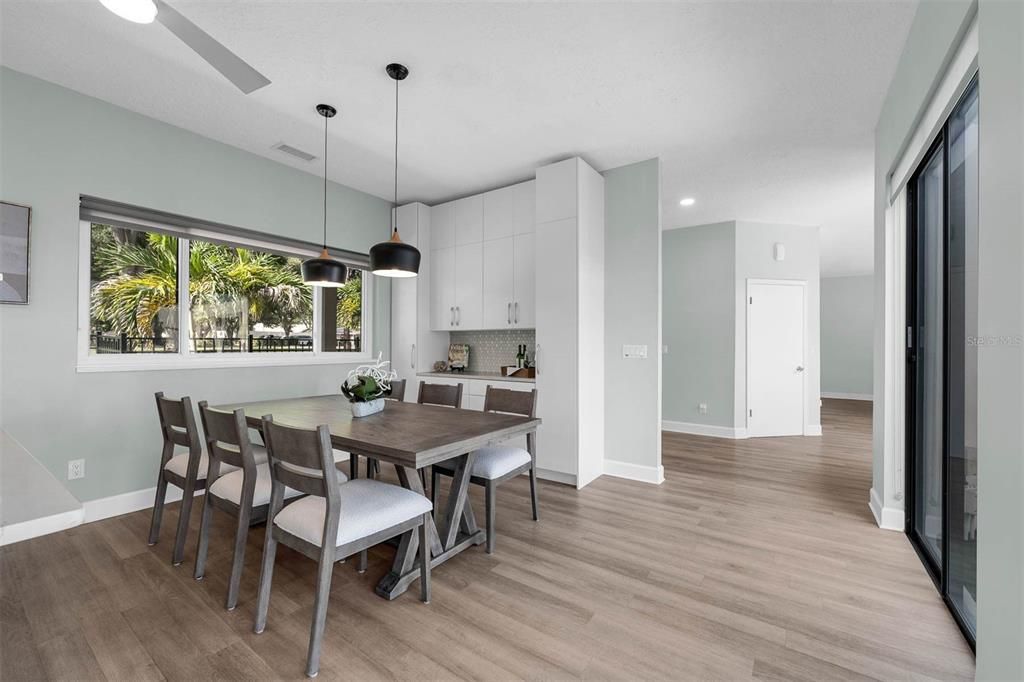 Dining room, Interior, Kitchen, Pendant Lights, Recessed Lighting, Wood Texture Flooring