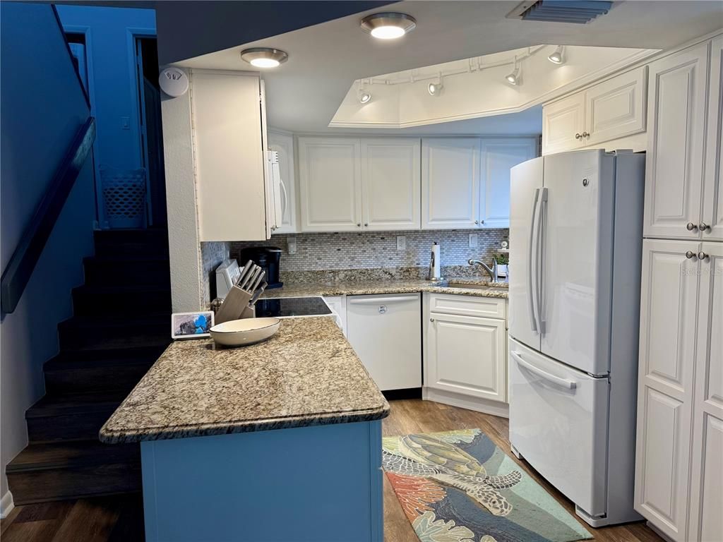 Interior, Kitchen, Recessed Lighting, Wood Texture Flooring
