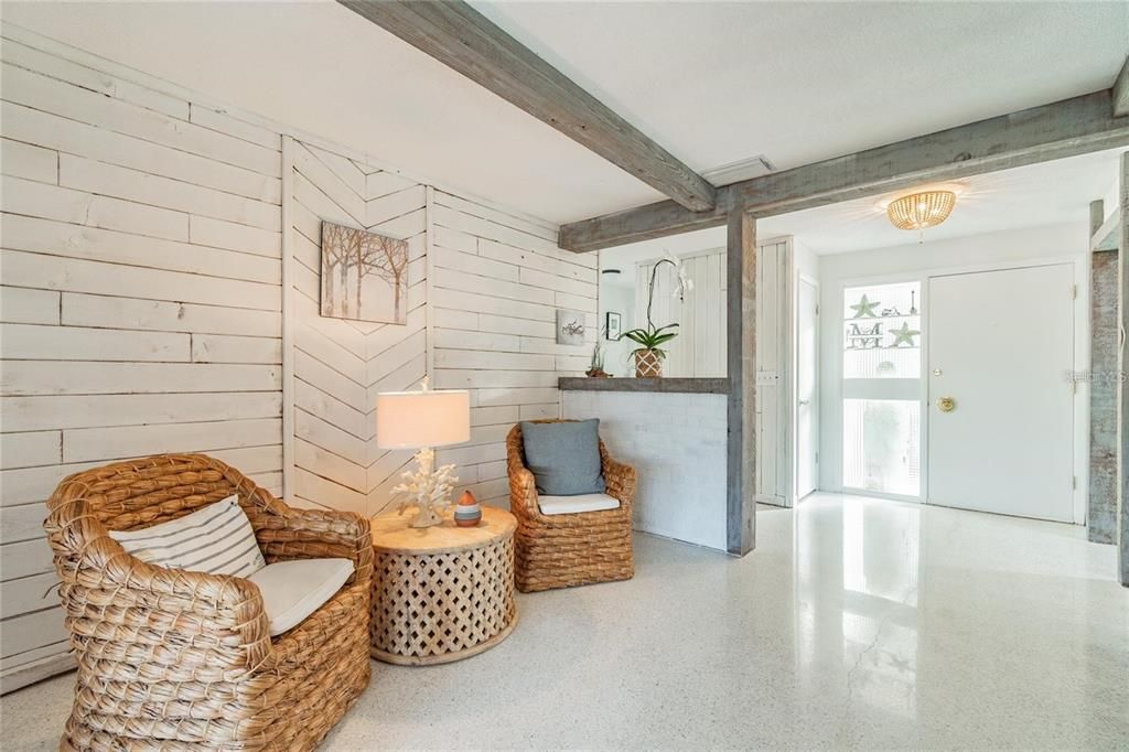 Empty room, Interior, Wooden Beams