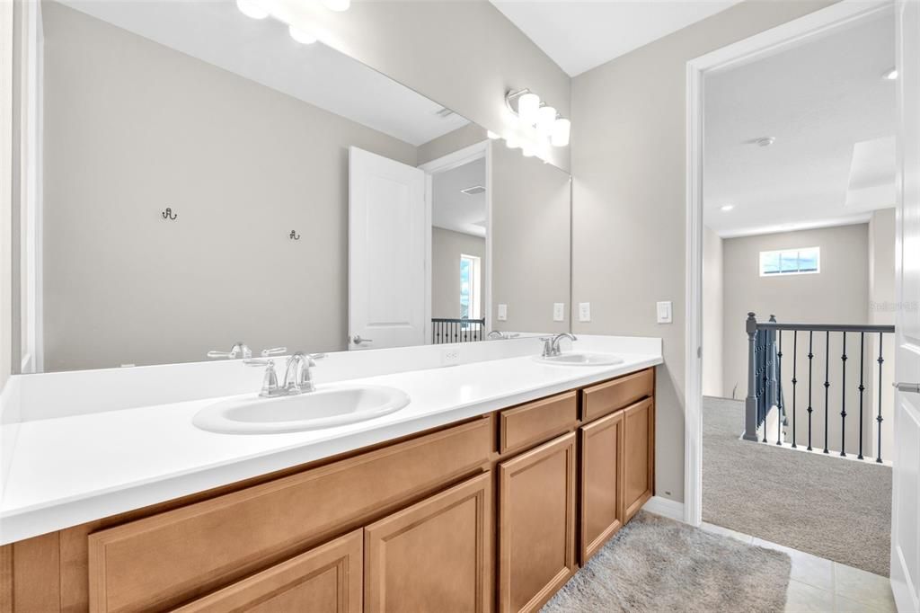 Bathroom, Dual Sink Vanities, Interior, Recessed Lighting