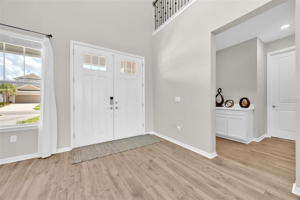 Interior, Recessed Lighting, Wood Texture Flooring