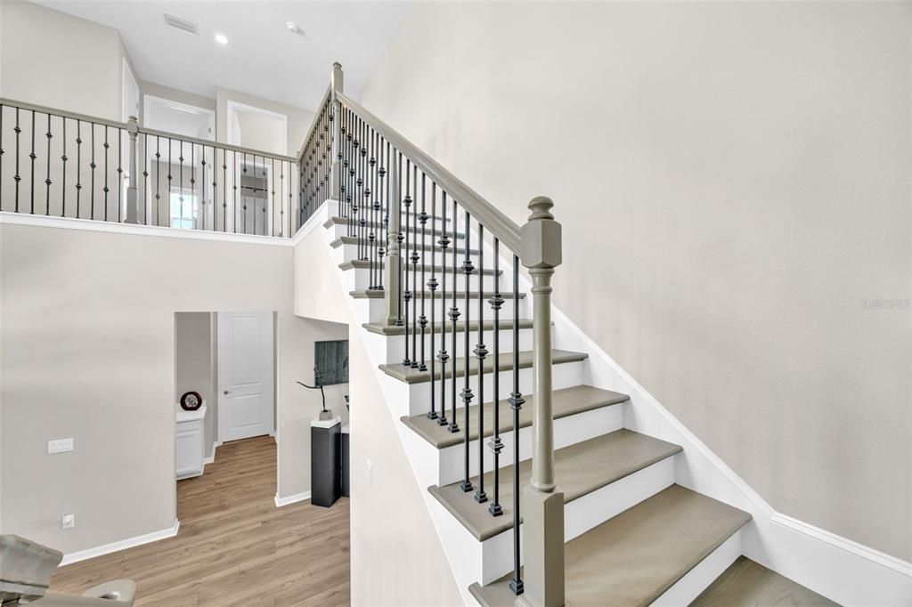 Interior, Recessed Lighting, Wood Texture Flooring
