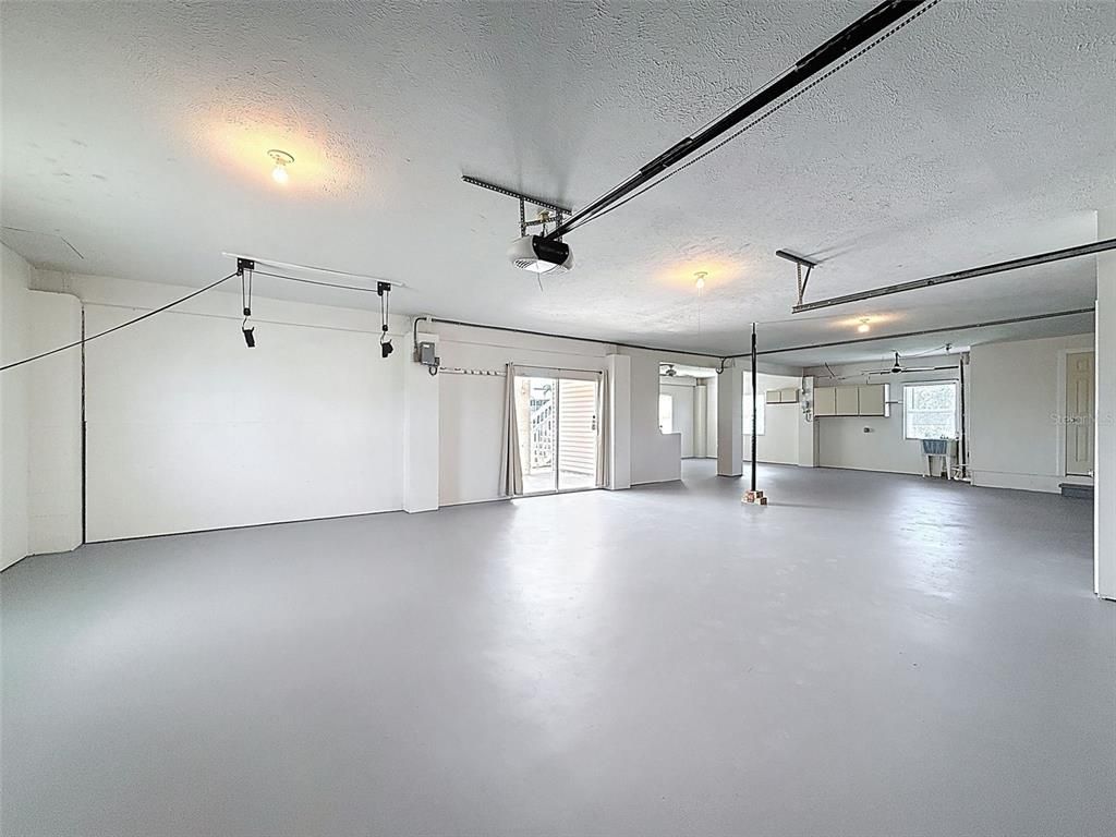 Garage, Interior