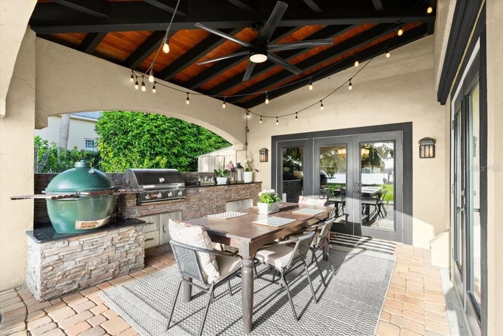 Exterior, Outdoor Kitchen