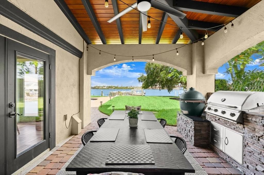 Exterior, Outdoor Kitchen, Water