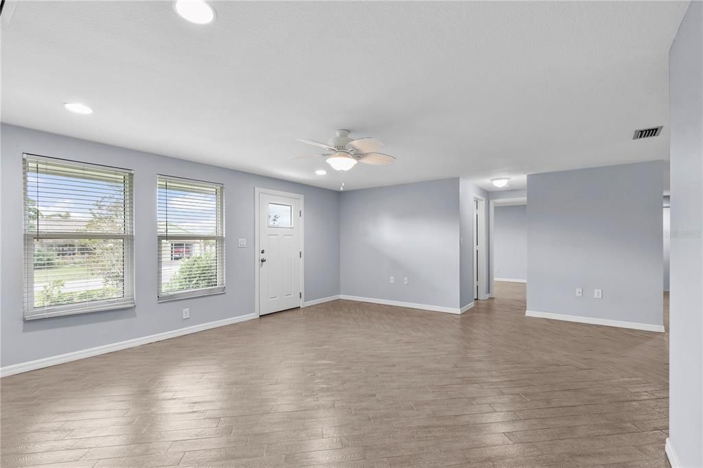 Empty room, Interior, Recessed Lighting, Wood Texture Flooring