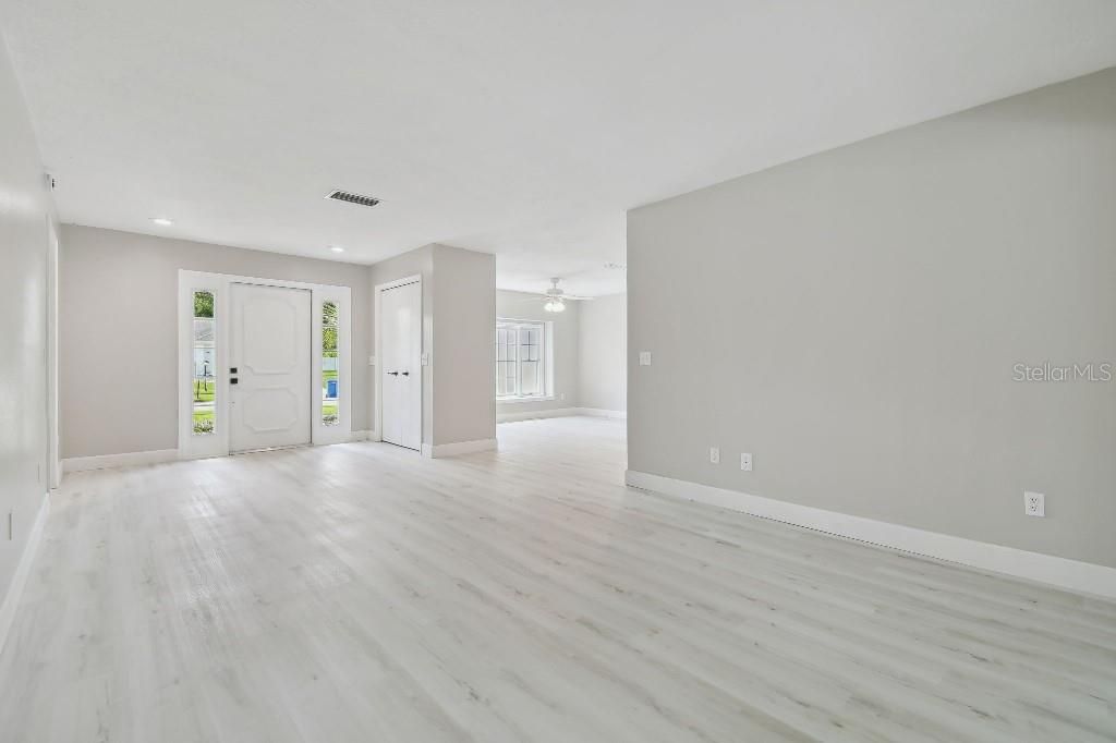 Empty room, Interior, Recessed Lighting, Wood Texture Flooring