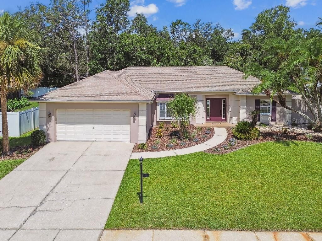 Attached, Exterior, Facade, Ranch