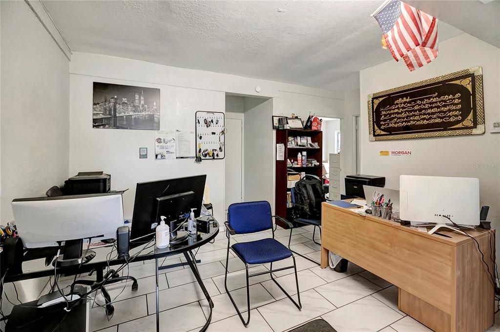 Home Office, Interior