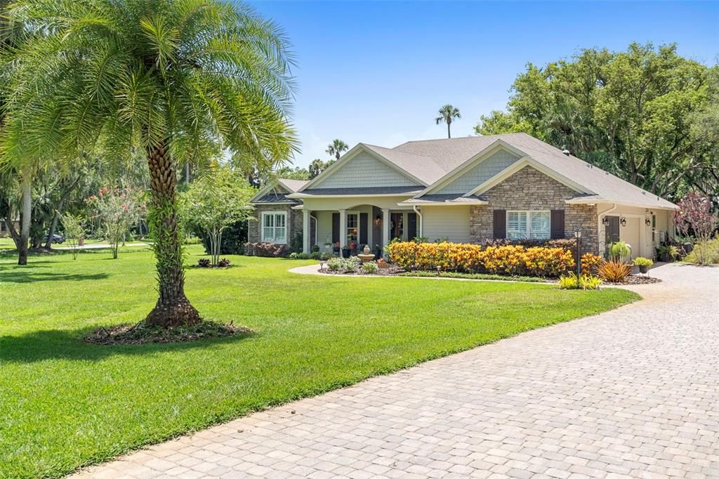 Backyard, Exterior, Facade, Brick Facade, Ranch