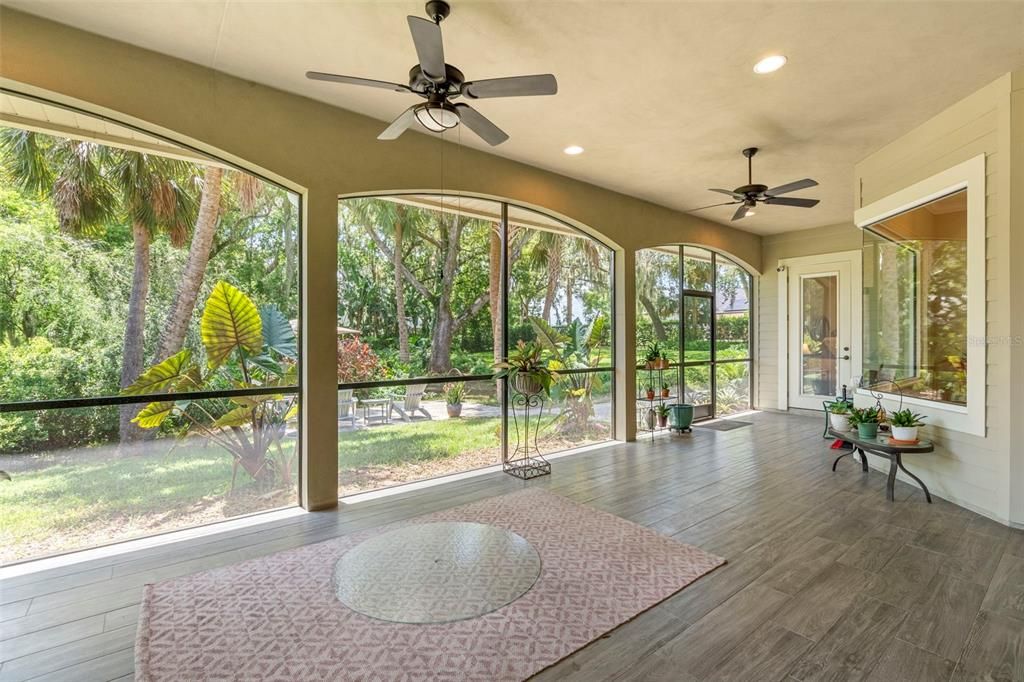 Interior, Recessed Lighting, Sun Room, Wood Texture Flooring