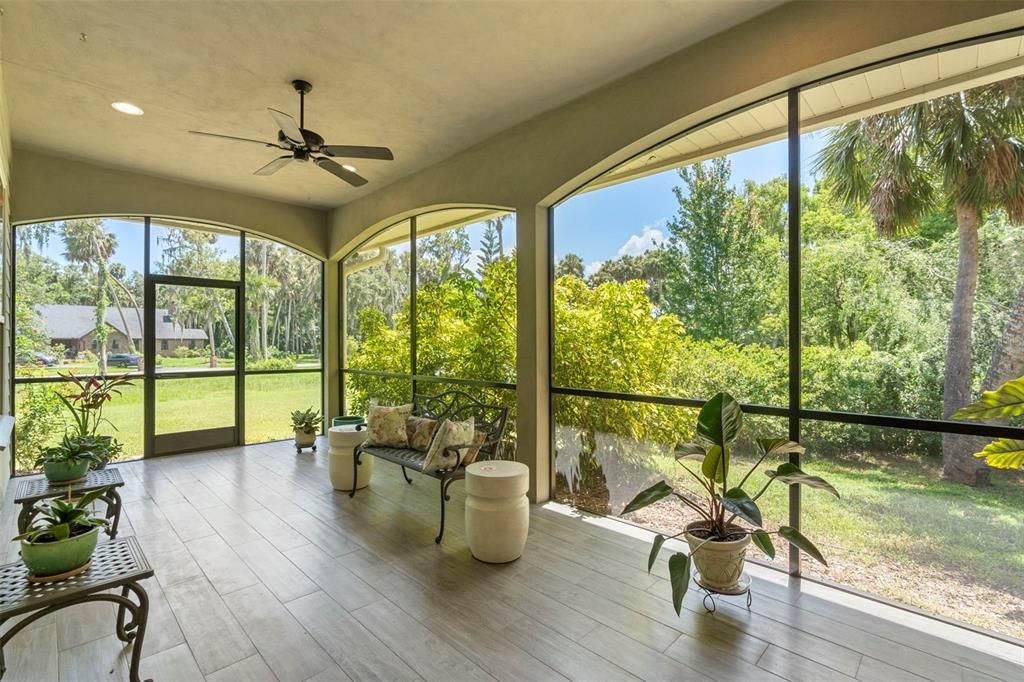 Interior, Recessed Lighting, Sun Room, Wood Texture Flooring