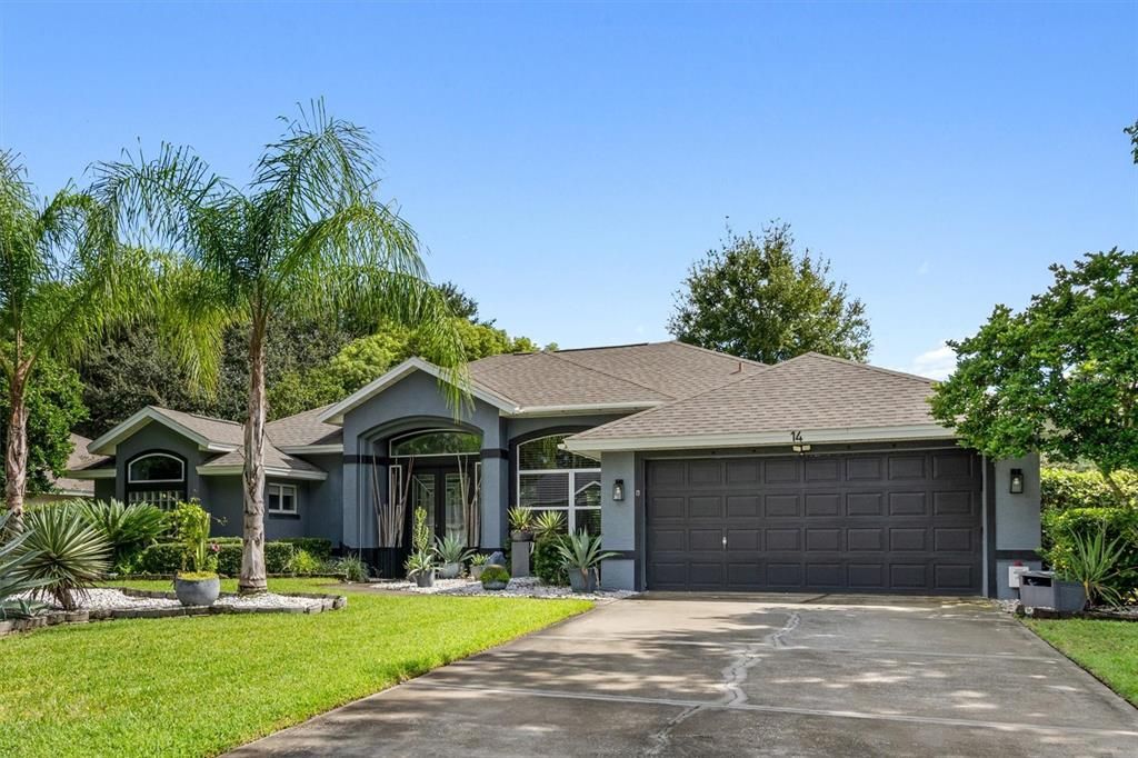 Attached, Exterior, Facade, Ranch