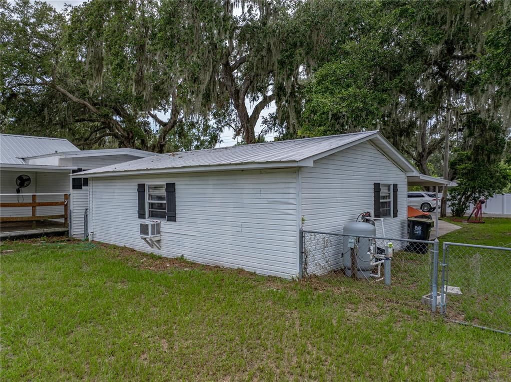Backyard, Exterior
