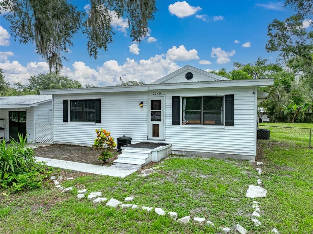 Backyard, Exterior
