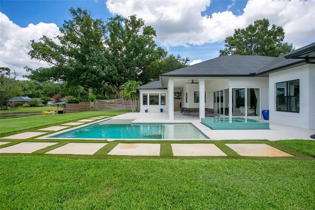 Exterior, Pool