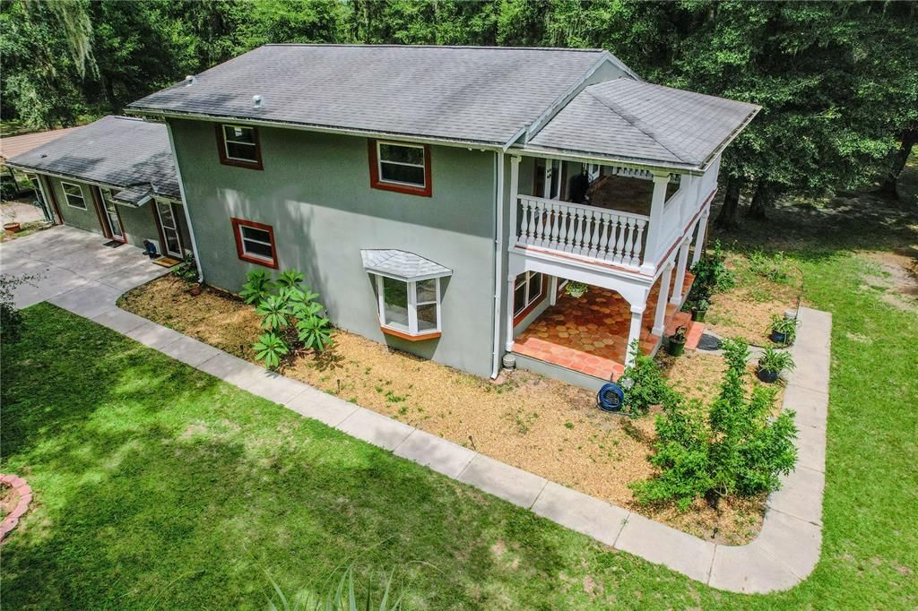 Exterior, Drone