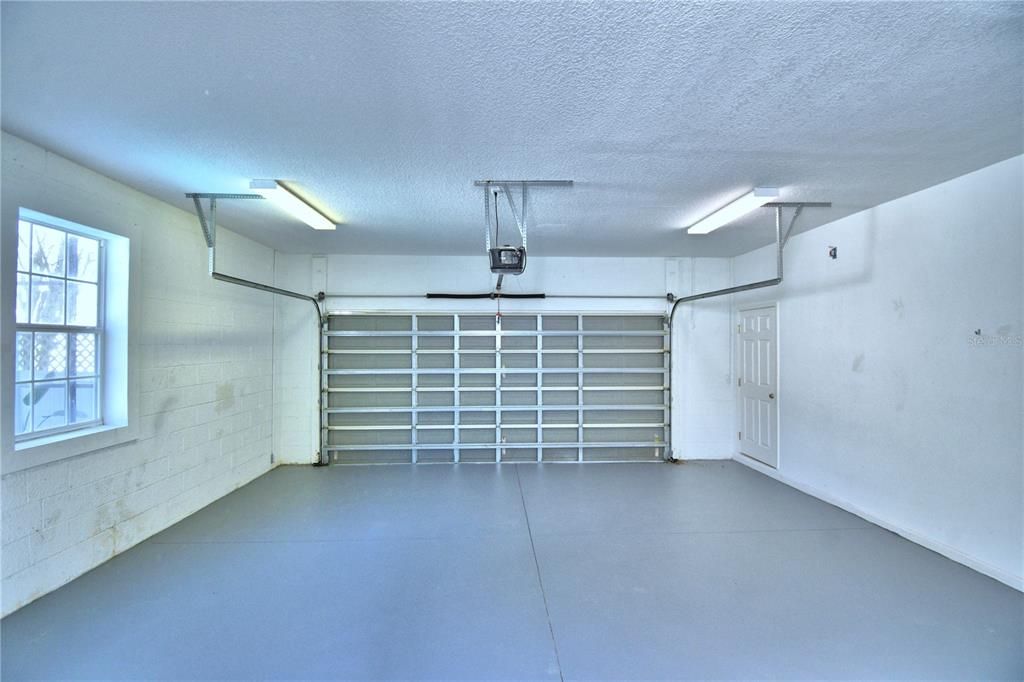 Garage, Interior