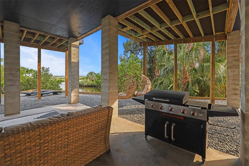 Exterior, Outdoor Kitchen