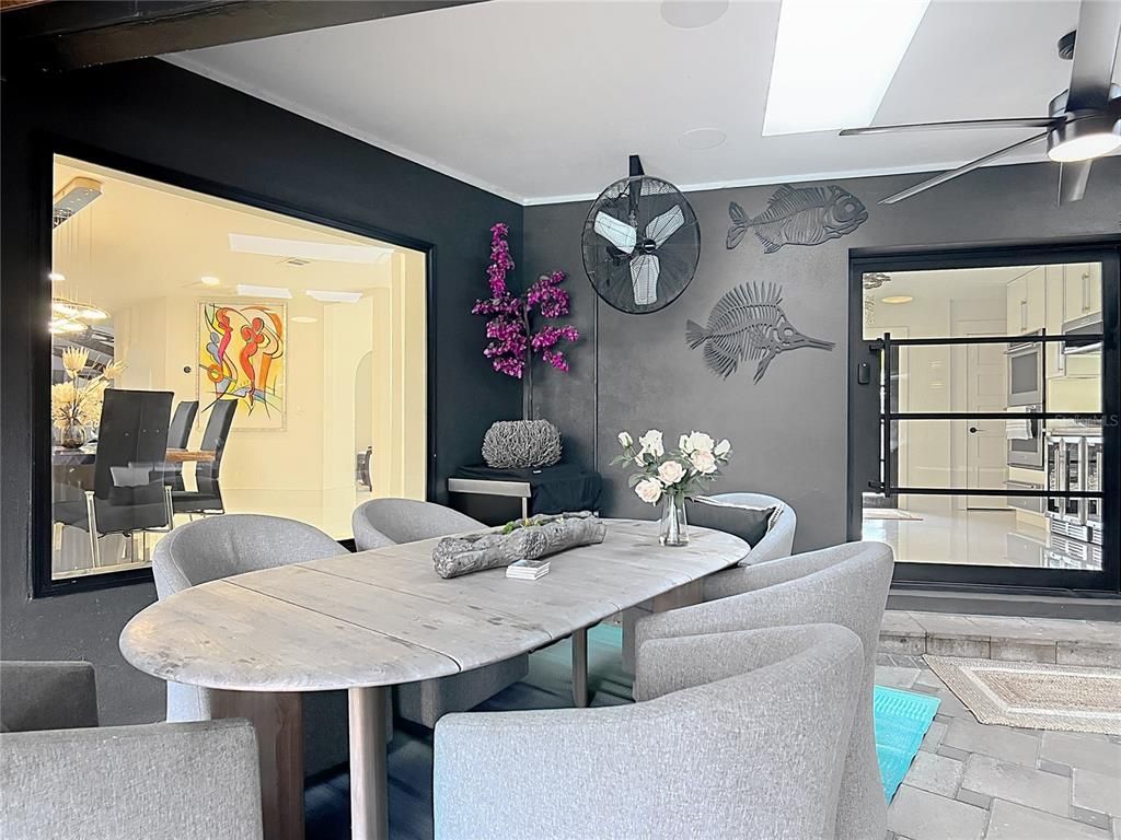 Dining room, Interior