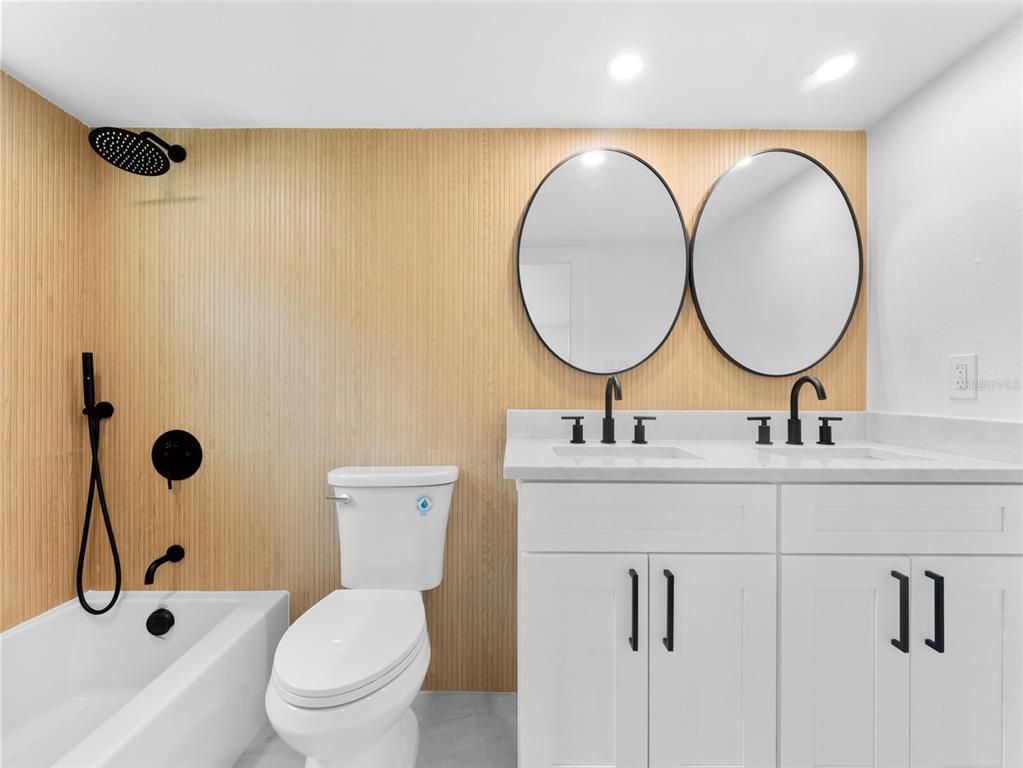 Bathroom, Dual Sink Vanities, Interior, Recessed Lighting