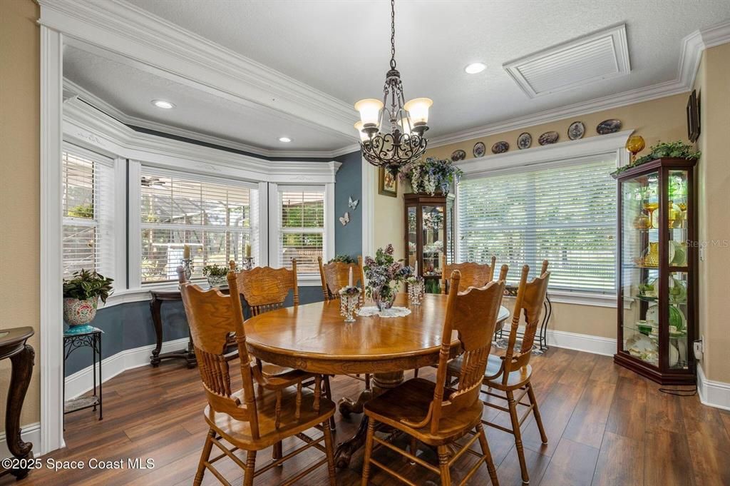 Chandelier, Dining room, Interior, Recessed Lighting, Wood Texture Flooring
