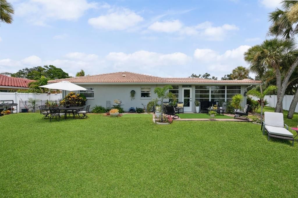 Backyard, Exterior
