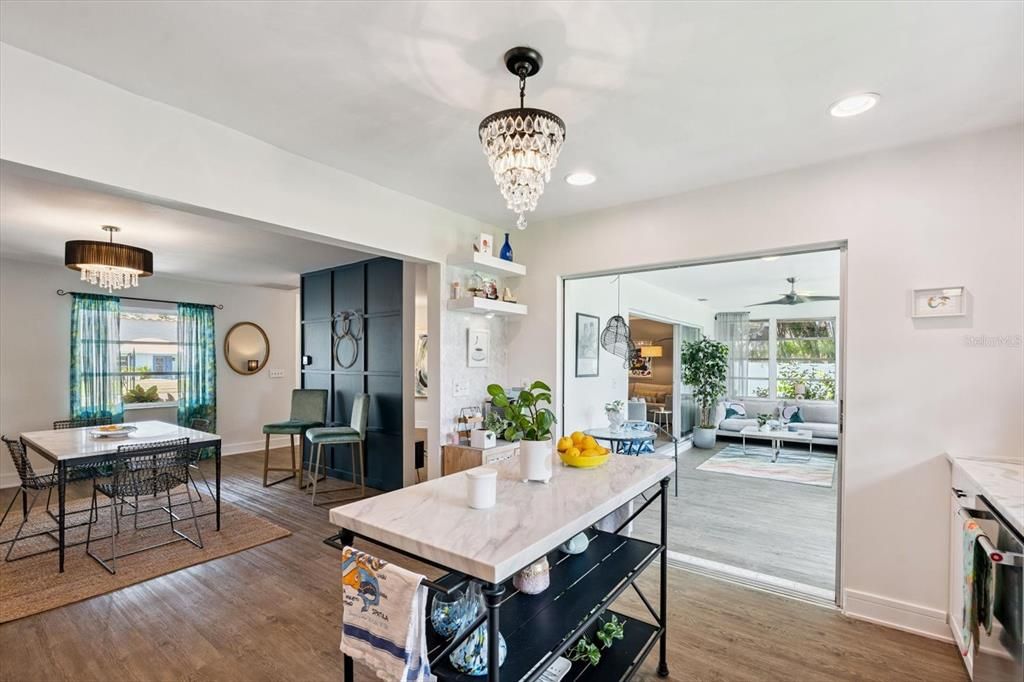 Chandelier, Dining room, Interior, Recessed Lighting, Wood Texture Flooring