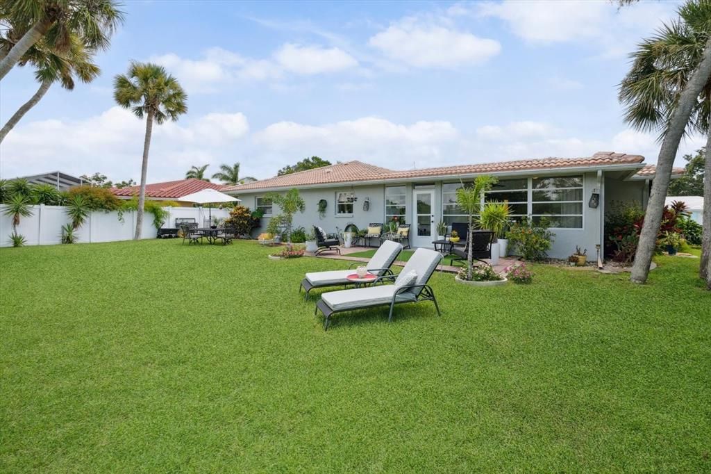 Backyard, Exterior