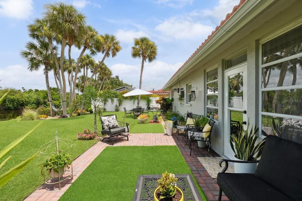 Backyard, Exterior