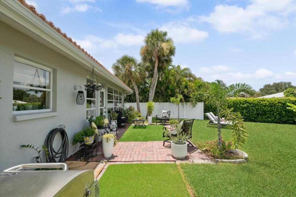 Backyard, Exterior