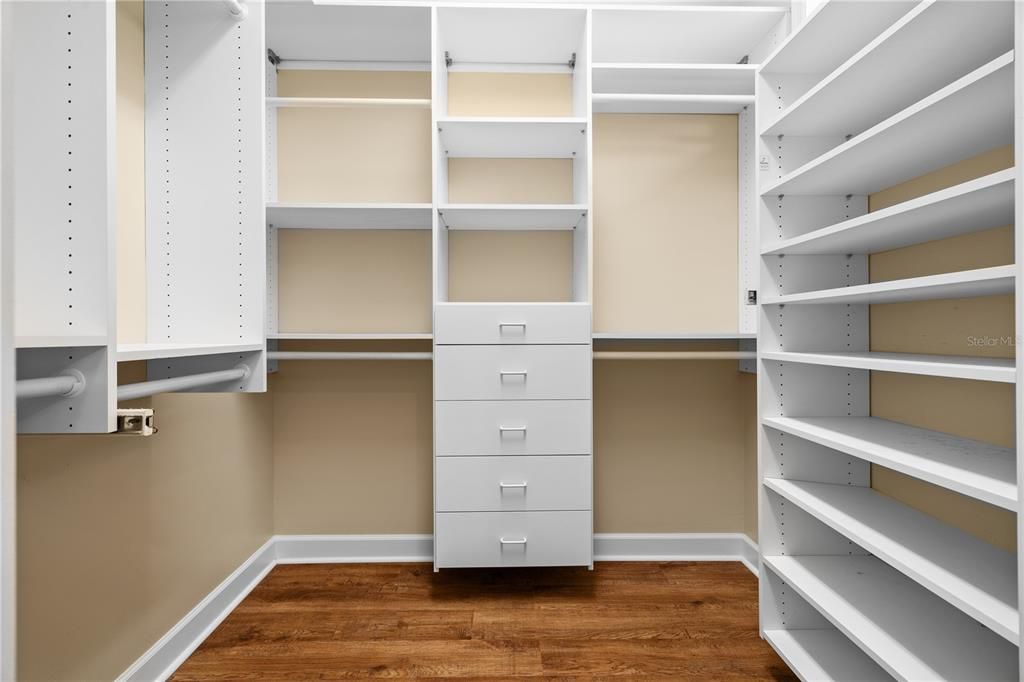 Interior, Walk-in Closets, Wood Texture Flooring